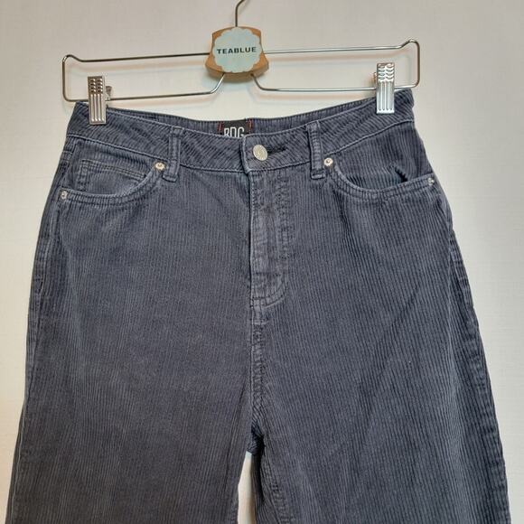 BDG / UO 26×29 Mom High-Rise Corduroy Jeans – Slate/Charcoal Gray - Picture 7 of 12